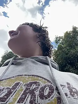 Maggie Geller online show from February 17, 8:17 pm