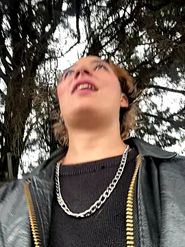 Maggie Geller online show from December 22, 9:48 pm