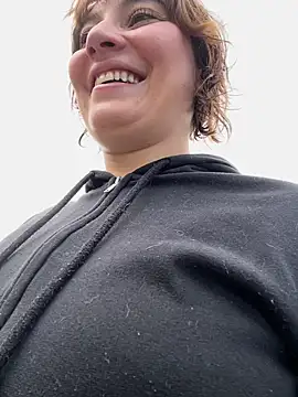 Maggie Geller online show from May 26, 5:22 pm