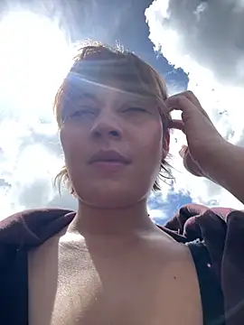 Snapshot of Maggie_Geller chatting on December 3, 4:50 pm Maggie Geller online show from December 3, 4:50 pm