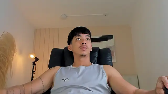 ISAAC CRYSTON online show from November 6, 8:02 pm