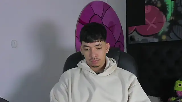 ISAAC CRYSTON online show from November 15, 8:02 pm