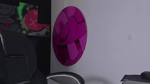 ISAAC CRYSTON online show from October 25, 8:53 pm