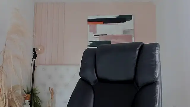 ISAAC CRYSTON online show from October 23, 7:34 pm