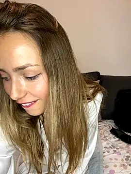 Hilary 283 online show from September 26, 6:04 pm