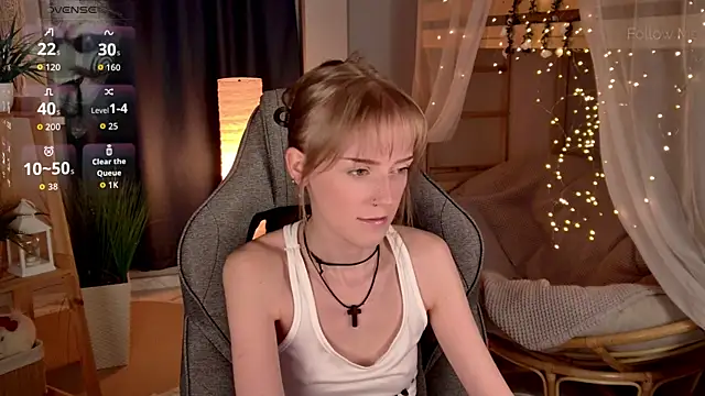 KiraMontoya online show from May 6, 11:42 pm