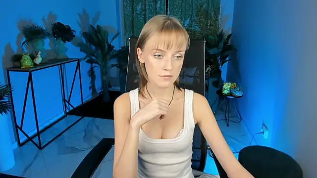 KiraMontoya online show from November 9, 5:39 pm