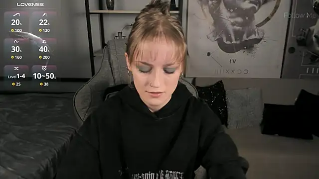 KiraMontoya online show from December 19, 5:59 pm