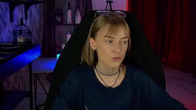 KiraMontoya online show from April 12, 2:59 am