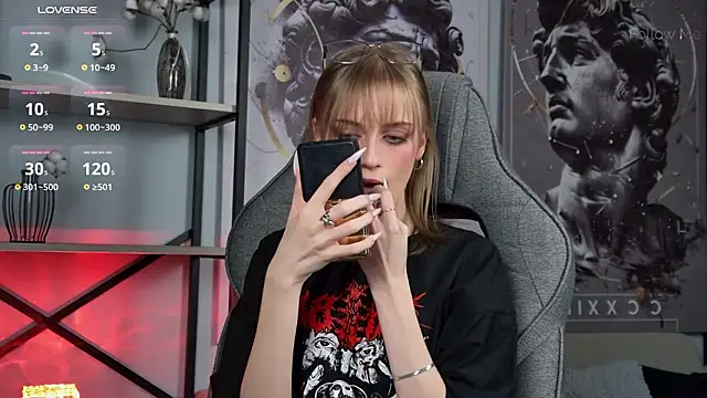 KiraMontoya online show from March 5, 2:52 am