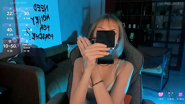 KiraMontoya online show from November 4, 5:17 pm