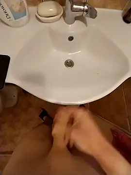 Snapshot of Good_boy000 chatting on February 12, 10:59 pm Good boy000 online show from February 12, 10:59 pm