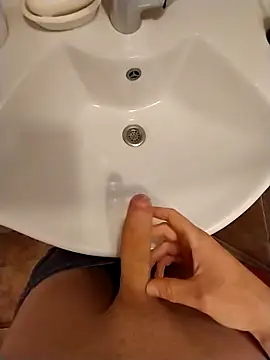 Snapshot of Good_boy000 chatting on February 17, 9:35 am Good boy000 online show from February 17, 9:35 am