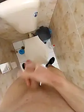 Snapshot of Good_boy000 chatting on February 17, 1:00 pm Good boy000 online show from February 17, 1:00 pm