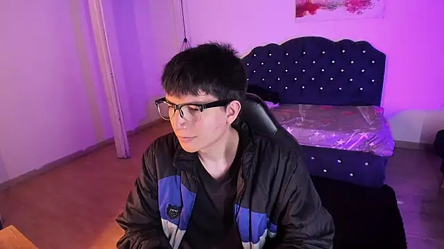 Snapshot of Golden-Boyy chatting on September 20, 3:22 am Golden-Boyy online show from September 20, 3:22 am