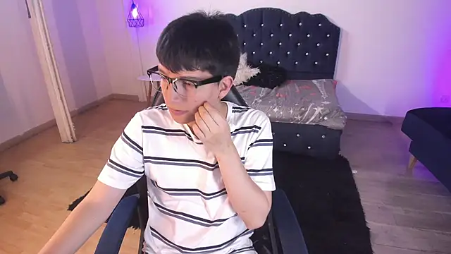 Snapshot of Golden-Boyy chatting on September 13, 3:39 am Golden-Boyy online show from September 13, 3:39 am