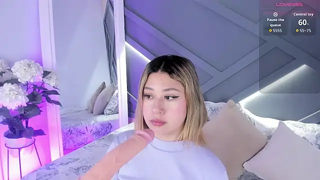 cloe palmer online show from December 17, 9:03 am