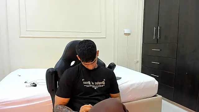 ANDRES STUD online show from April 16, 3:40 am