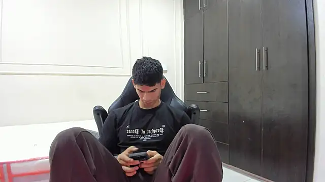 ANDRES STUD online show from April 15, 5:13 am