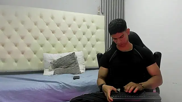 ANDRES STUD online show from March 4, 4:31 am