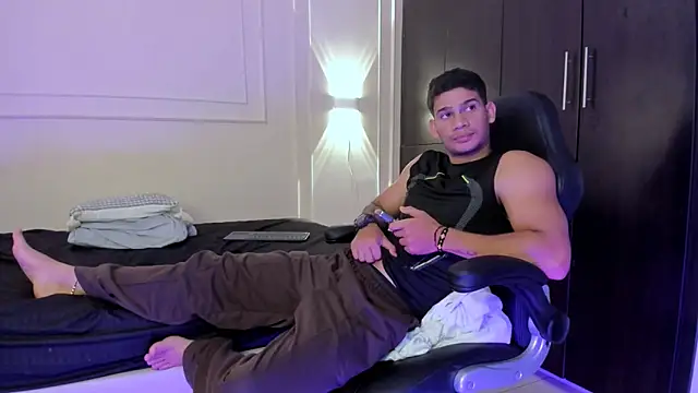 ANDRES STUD online show from June 5, 4:17 am