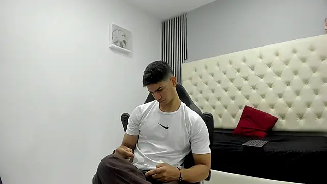 ANDRES STUD online show from March 25, 4:12 am