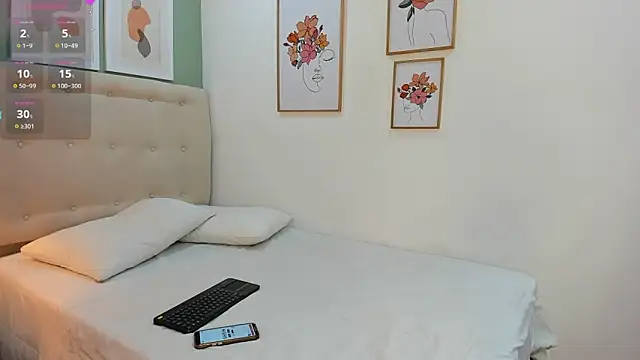 Snapshot of FelicityAdams chatting on September 23, 1:40 pm FelicityAdams online show from September 23, 1:40 pm