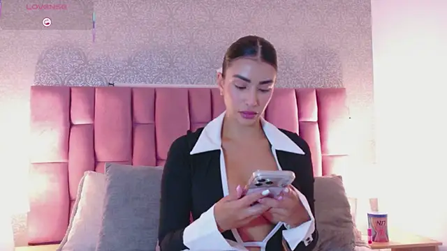 FelicityAdams online show from February 19, 2:47 pm