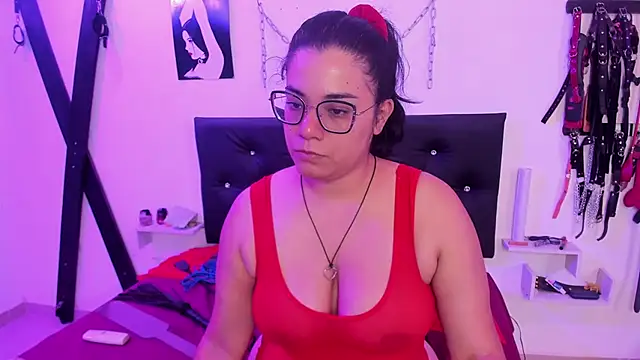 Julieta Carden  online show from March 14, 7:31 pm