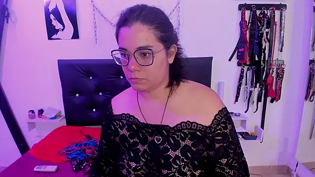 Julieta Carden  online show from March 12, 7:29 pm