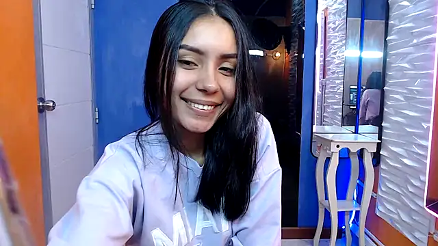 Snapshot of julieta_fn chatting on October 8, 1:23 pm julieta fn online show from October 8, 1:23 pm