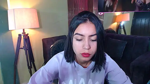 Snapshot of julieta_fn chatting on December 4, 2:49 pm julieta fn online show from December 4, 2:49 pm