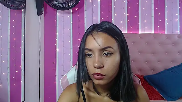 Snapshot of julieta_fn chatting on March 21, 7:24 pm julieta fn online show from March 21, 7:24 pm