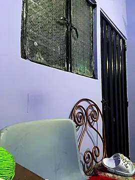 Snapshot of julieta_fn chatting on December 16, 1:21 am julieta fn online show from December 16, 1:21 am