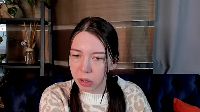 ErlinaBrabazon online show from February 4, 9:07 am