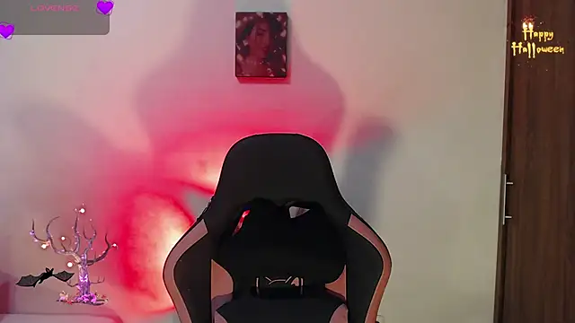 Snapshot of alaia_sweetxxx chatting on October 23, 1:26 am alaia sweetxxx online show from October 23, 1:26 am