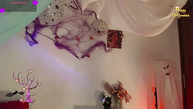 Snapshot of alaia_sweetxxx chatting on November 1, 12:06 am alaia sweetxxx online show from November 1, 12:06 am