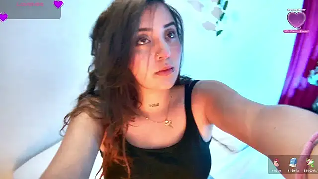 Snapshot of alaia_sweetxxx chatting on February 10, 1:24 am alaia sweetxxx online show from February 10, 1:24 am