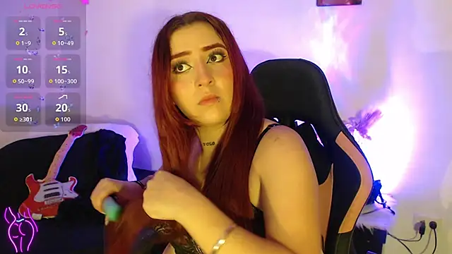 Snapshot of alaia_sweetxxx chatting on November 28, 1:06 am alaia sweetxxx online show from November 28, 1:06 am