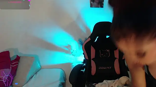 Snapshot of alaia_sweetxxx chatting on November 13, 1:20 am alaia sweetxxx online show from November 13, 1:20 am