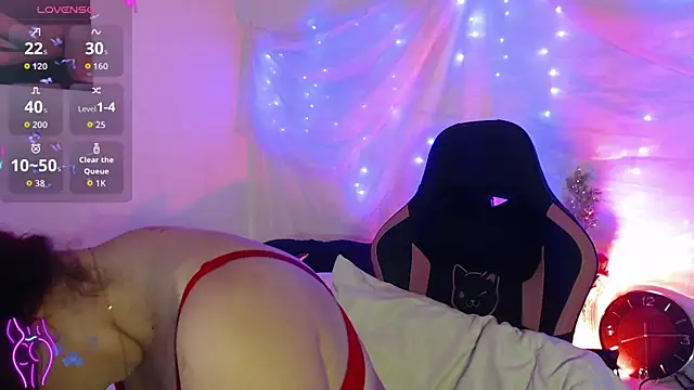 Snapshot of alaia_sweetxxx chatting on December 3, 1:17 am alaia sweetxxx online show from December 3, 1:17 am