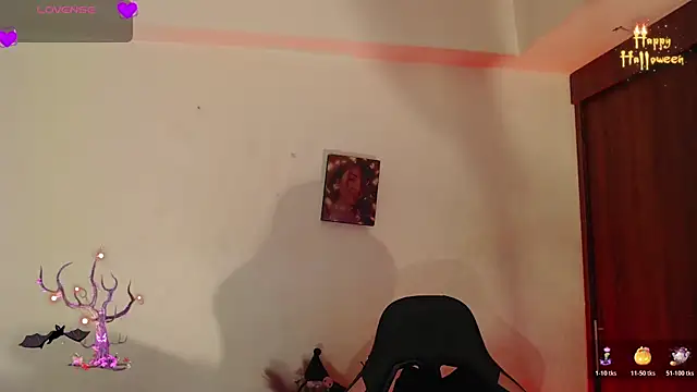 Snapshot of alaia_sweetxxx chatting on November 5, 1:20 am alaia sweetxxx online show from November 5, 1:20 am