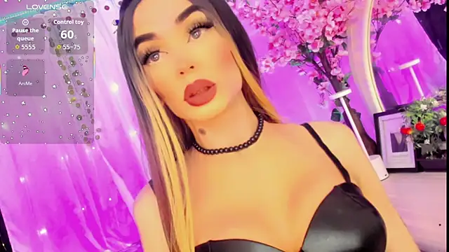 Snapshot of Irina_milkmaid chatting on December 22, 7:25 pm Irina milkmaid online show from December 22, 7:25 pm