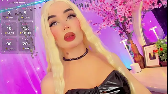 Snapshot of Irina_milkmaid chatting on December 20, 4:48 am Irina milkmaid online show from December 20, 4:48 am