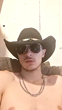 Snapshot of nuttyking2022 chatting on February 17, 4:32 am nuttyking2022 online show from February 17, 4:32 am