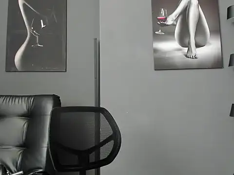 karlyjons12 online show from February 7, 3:20 pm