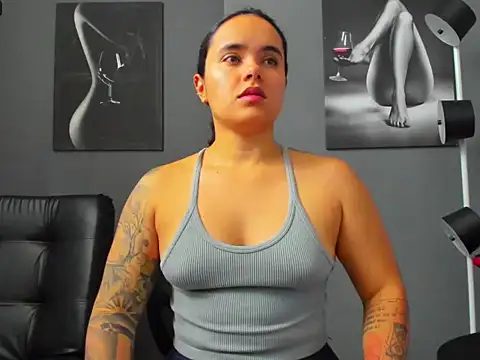 karlyjons12 online show from September 10, 5:34 pm