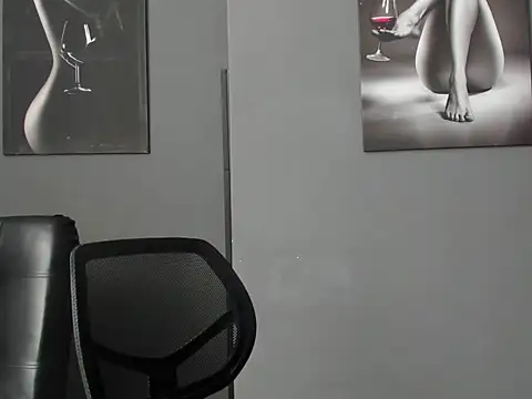 karlyjons12 online show from February 5, 3:41 pm