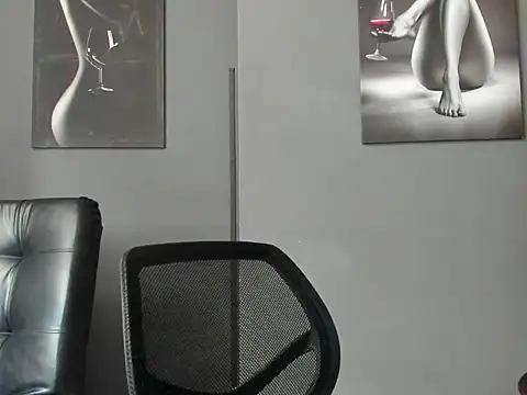 karlyjons12 online show from November 24, 5:46 pm