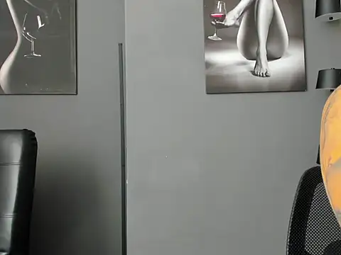 karlyjons12 online show from January 14, 3:37 pm